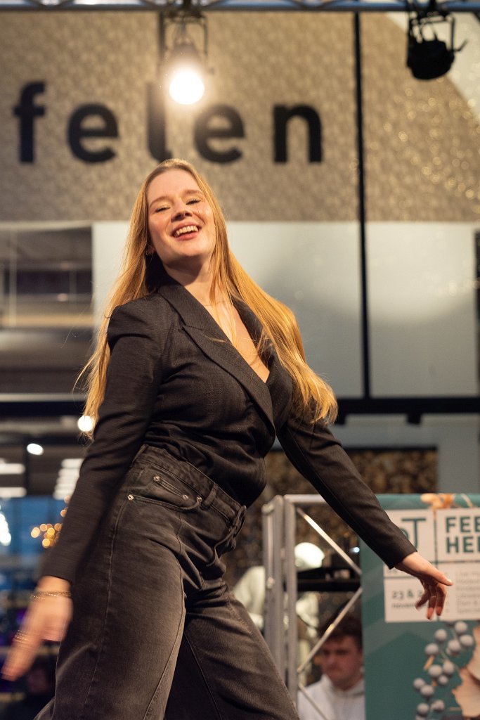Modeshow 038.jpg